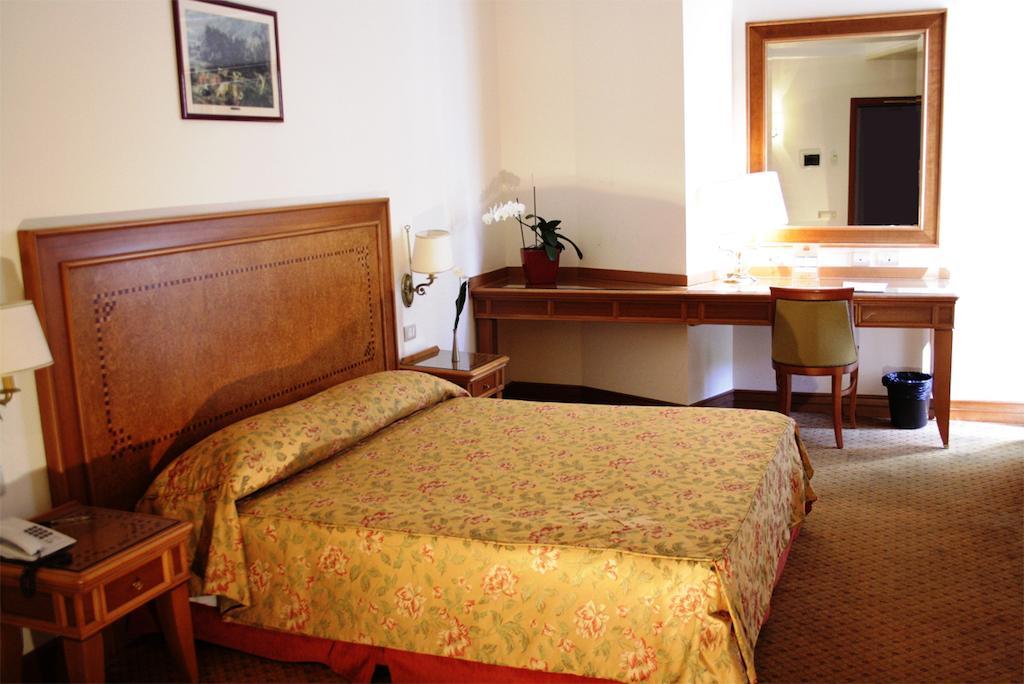 Sunrise Hotel Рим Екстер'єр фото